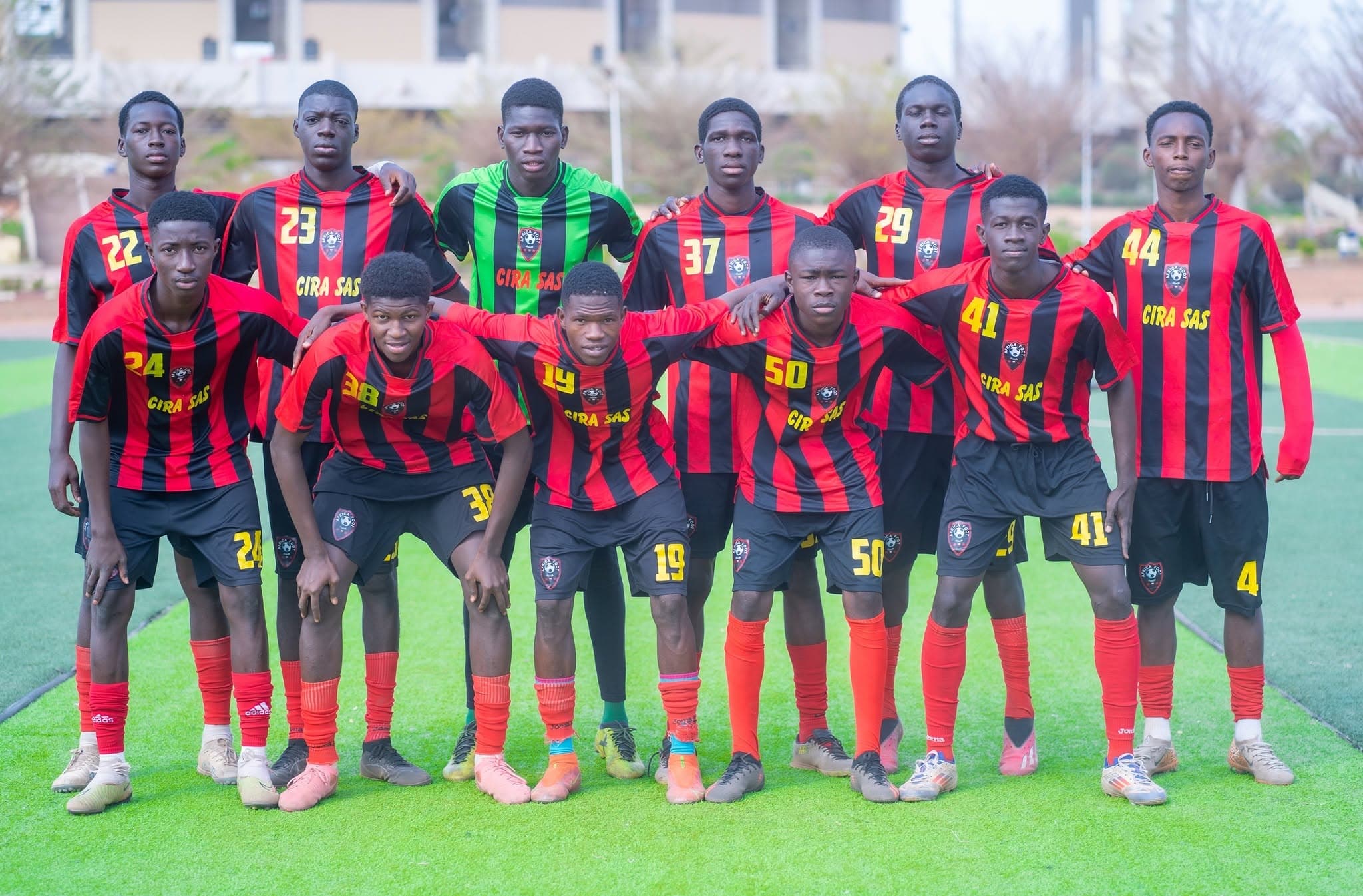 Académie Africa Foot — Jeunes talents à l'entraînement avec le staff technique